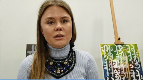 Динә Гәрәева «Татарча диктант»ка әзерләнер өчен яраткан татар авторларын укыган