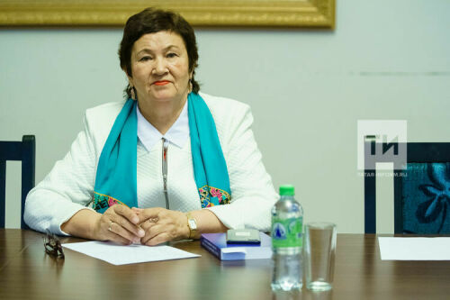 Җамал Вәлиди премиясе Төмәндә яшәүче галимә Ханисә Алишинага тапшырылды 