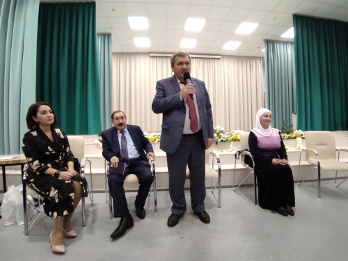 Татарстан язучылары Чаллыда гимназия укучыларына иҗат турында сөйләде