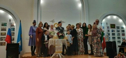 Ульяновскида «Үрнәк татар гаиләсе» бәйгесе җиңүчеләрен бүләкләделәр