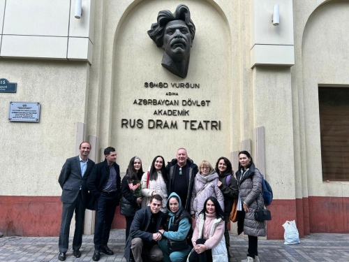 Кариев театры Бакуда «Ләйлә вә Мәҗнүн» спектаклен күрсәтте