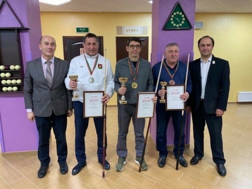 Әлмәт районы башлыгы урынбасары Марат Гыйрфанов бильярд буенча ярышта җиңде