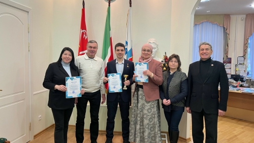 Piter.tatar порталы җитәкчесенә «Габдулла Тукайның 135 еллыгына» билгесе тапшырылды