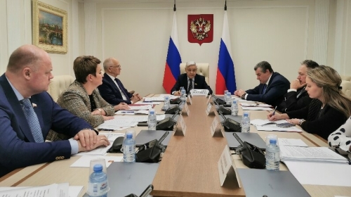 Мөхәммәтшин халыкара хезмәттәшлек проблемалары буенча комиссия утырышын уздырды