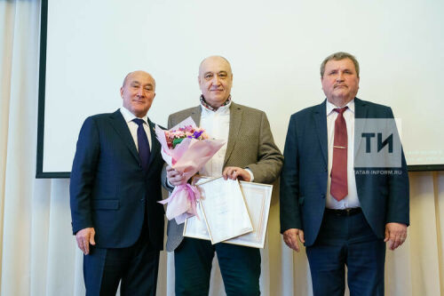 Марат Әхмәтов әдәби конкурсны алга таба да уздырырга вәгъдә бирде