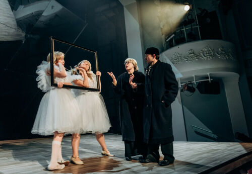 Әлмәт театрының «Җил артыннан» драмасы елның иң яхшы спектакле дип табылды