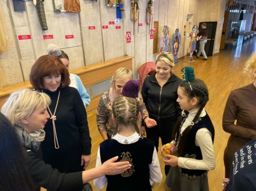 «Әкият» курчак театры Түбән Новгород гастрольләрендә җирле татарлар белән очрашкан