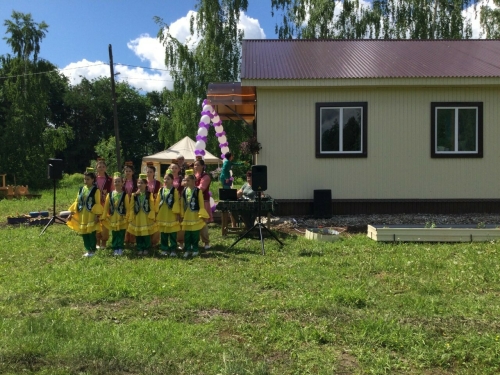 Киров өлкәсенең Яңа Йөрек авылында эшмәкәрләр акчасына салынган клуб һәм китапханә ачылды