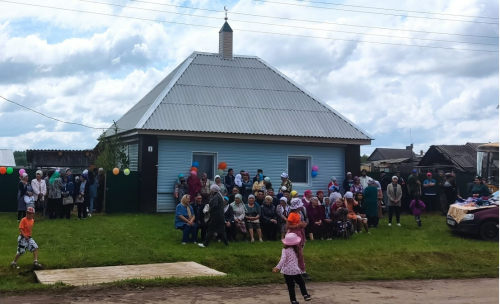 Омск өлкәсендәге борынгы татар авылы Уяда беренче тапкыр мәчет ачылган