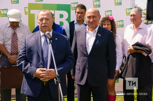 Теләче районы башлыгы Нәҗип Хаҗипов: Авыл кешеләренең яртысы актер булды