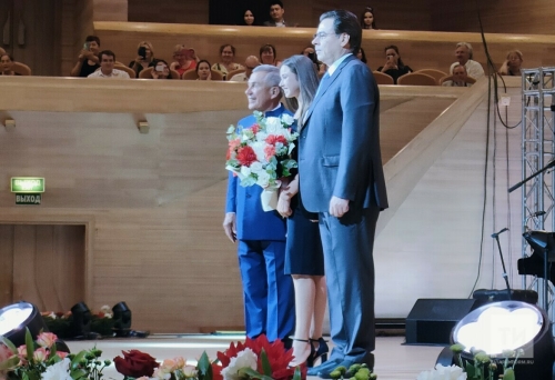 Камилә Вәлиева Собянинның Рәхмәт хаты белән бүләкләнде