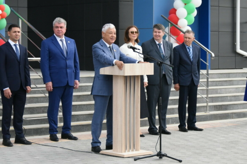Фәрит Мөхәммәтшин Чаллыда мегамәктәп ачты