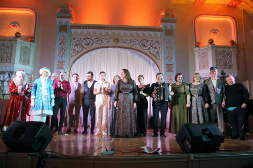 Мәскәүдә «Дуслар» татар җыр ансамбле Яңа елга багышланган концерт куйды