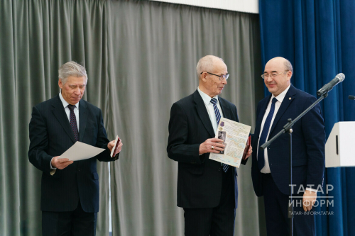 Хатыйп Миңнегулов һәм Фоат Галимуллин Мәхмүт Гәрәевнең истәлек медале белән бүләкләнде