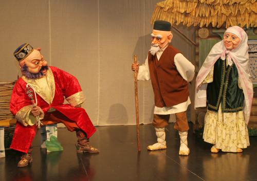 «Әкият» курчак театры «Кәҗә белән Сарык» спектакле белән гастрольләргә чыга