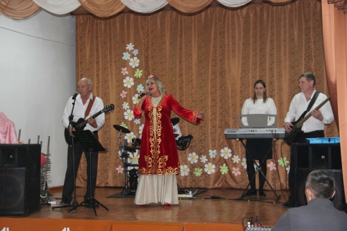 Новосибирск татарлары «Яз килә!» концерты белән гастрольләргә чыккан