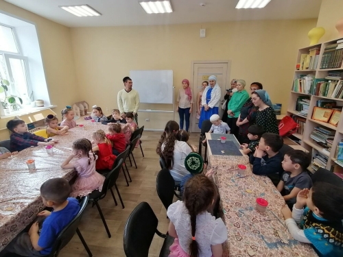 Новосибирск шәһәрендә өлкәнең Татар мәдәни үзәге балалар өчен Рамазан бәйрәме үткәргән