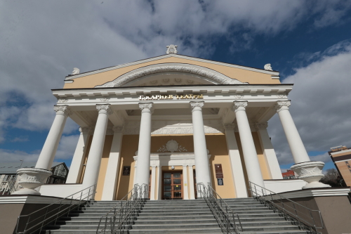 Кариев театры яшь иҗатчыларны инсценировка язарга өйрәнү мәктәбенә чакыра