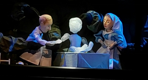 Илгиз Зәйниев спектакль өчен яңа төр курчак уйлап тапкан – рәссамнан боз курчак ясаткан