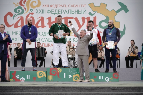 Кемеровода узган Федераль Сабан туенда Татарстан егете Радик Сәлахов батыр калды