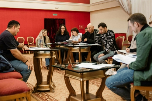 Әлмәт театры комедия өчен эскизларны театраль лаборатория аша сайлый