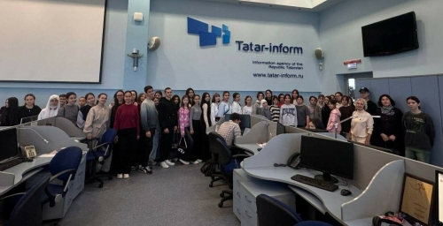 Чаллының Гали Акыш исемендәге лицей укучылары «Татар-информ» белән танышты
