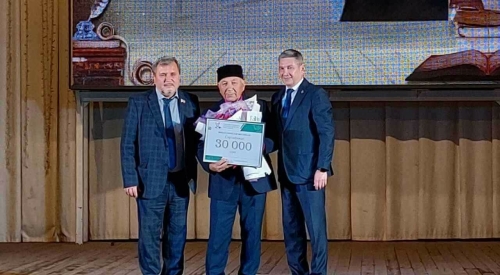 Алмаз Хәмзинга Гамил Афзал исемендәге әдәби премия тапшырылды