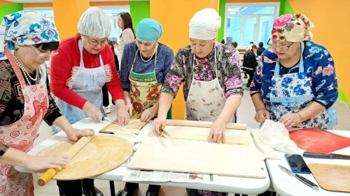 Азнакайда махсус хәрби операциядәгеләргә җибәрергә токмач кистеләр