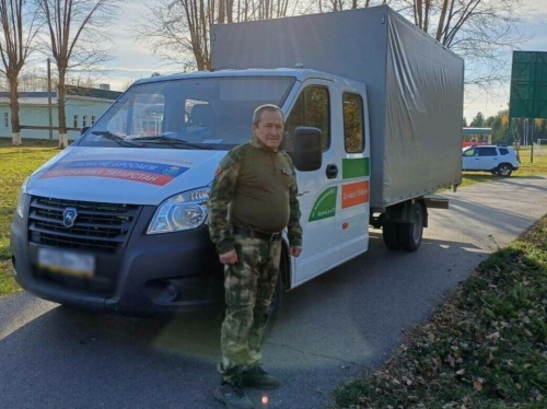 Арча районы кешесе махсус операция зонасына йөк илтүче волонтерга автомобиль бүләк иткән