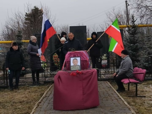 Махсус операциядә һәлак булган хәрби белән Яңа Чишмә районы Зирекле авылында хушлаштылар