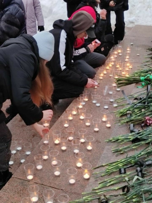 Лениногорскида Мәскәү өлкәсендә терактта һәлак булучылар истәлегенә шәм кабыздылар