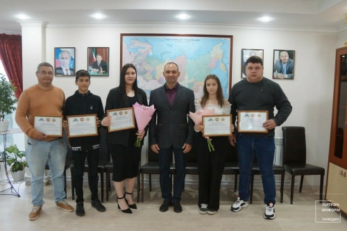 Питрәчнең Ленино-Кокушкино авылында яшь көрәшчеләрне һәм аларның тренерларын бүләкләделәр