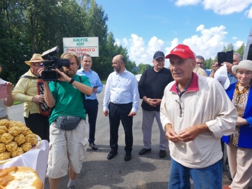 «Фәйзуллин йөзүләре»ндә катнашучылар Фатих Хөсни туып үскән Олы Мәтәскә авылына килде