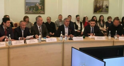 Шәйхразыев Идел буе федераль округының татар иҗтимагый оешмалары активы белән очрашты