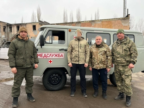 Лениногорск махсус хәрби операциягә Яңа ел күчтәнәчләре һәм техника җибәрде