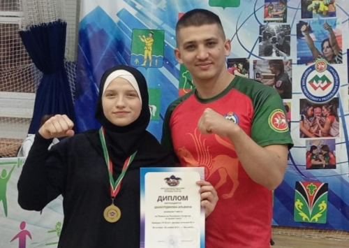 Әлки спортчысы армрестлинг буенча узган Татарстан беренчелегендә җиңү яулады