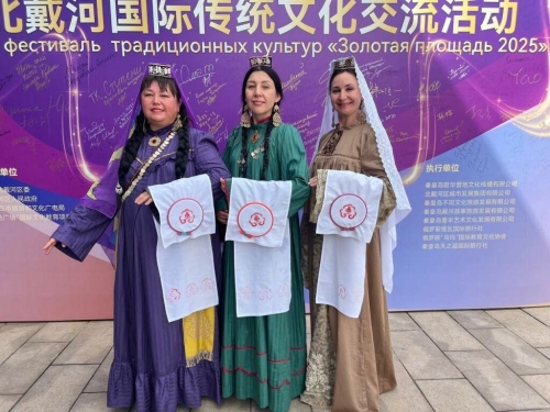 Удмуртиянең «Асылъяр» коллективы татар моңын Кытайда яңгыраткан