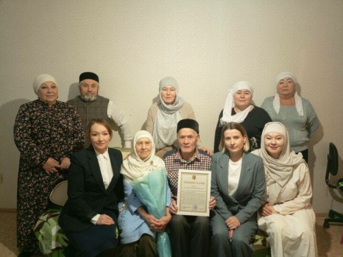 Зәйдә бриллиант туйларын билгеләп үтүче парны котладылар