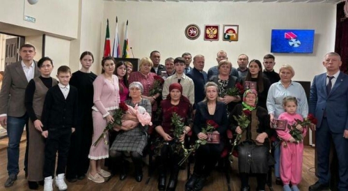 Чүпрәледә махсус хәрби операция каһарманнарының гаиләләренә дәүләт бүләкләре тапшырдылар