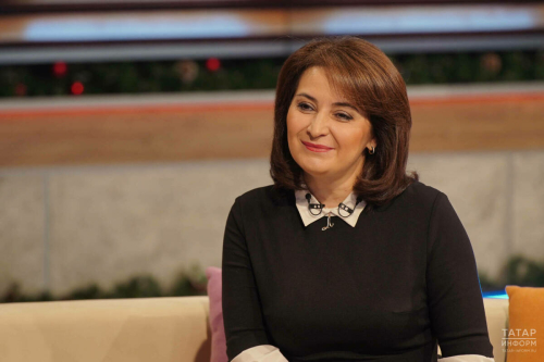 Ләйлә Фазлыева Татарстан хатын-кызларын Әниләр көне белән котлады