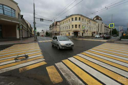 Автоюрист шәһәрдә еракка яктыртучы фаралар белән йөргән өчен штраф турында кисәтте