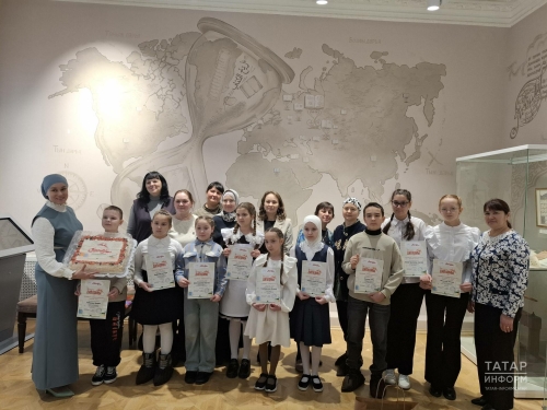«Сабантуй» журналы «Яраткан китапханәчем» бәйгесендә җиңүчеләрне бүләкләде