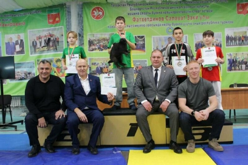 Теләчедә район башлыгы кубогына татарча көрәш бәйгесе узды
