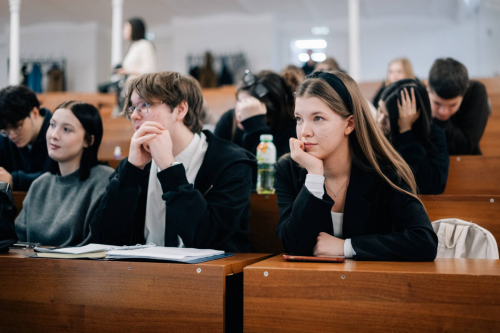 Казан югары уку йортларында Ватан Геройлары көненә багышланган очрашулар циклы уза