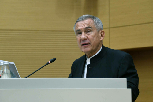 Миңнеханов: Ватан геройларының батырлыклары безне рухландыра