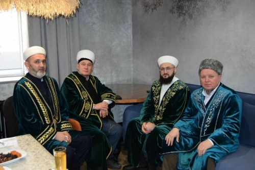 Камил хәзрәт Сәмигуллин Ютазы районында көнүзәк мәсьәләләр турында фикер алышуда катнашты