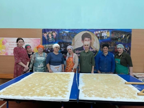 Саба районы Мамалай авылы хатын-кызлары махсус хәрби операциядәгеләр өчен токмач кисте
