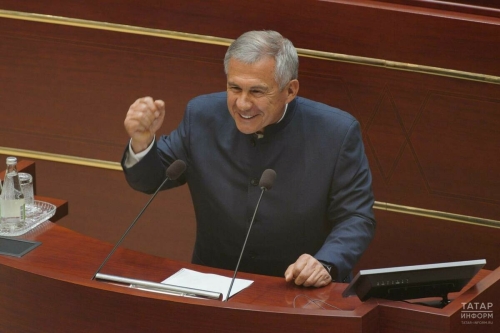 Рөстәм Миңнеханов Кырымның Россиягә яңадан кушылуы көне белән тәбрикләде