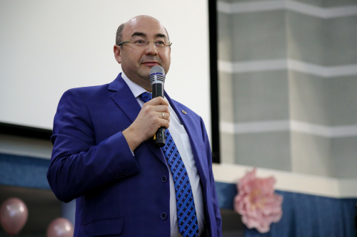 Җамалетдинов күп телле белем бирү форумында Филология институты тәҗрибәсен тәкъдим итте