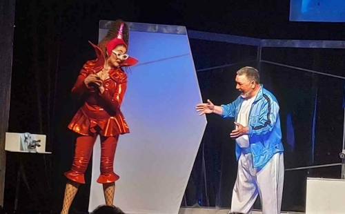 Минзәлә театры ерак киләчәкне фаразлаган спектакль чыгарды